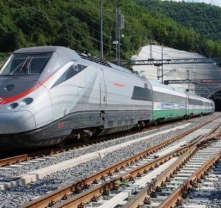 In spiaggia senza stress: Trenitalia aumenta i collegamenti tra Piemonte e Ponente ligure