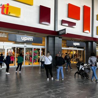 Curiosità e folla per l'inaugurazione, al Borgo, della nuova Upim