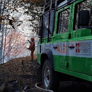 Un mezzo del Corpo Antincendi Boschivi della Regione