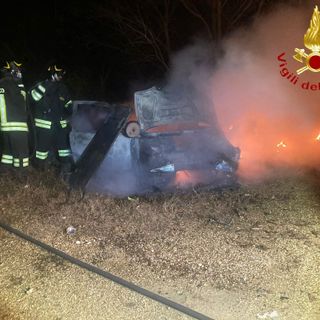 Continuano gli incendi auto nell'Astigiano: due auto a Trincere e altre due a Nizza