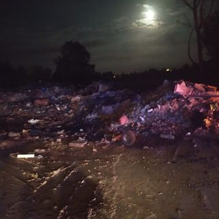 Il fuoco a sterpaglie innesca nuovo incendio in via Guerra