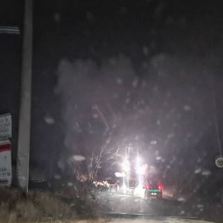 Ancora un incendio rifiuti al campo nomadi di via Guerra