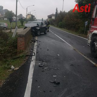 Asti: frontale a Sessant. Una donna ferita trasportata in ospedale in codice rosso
