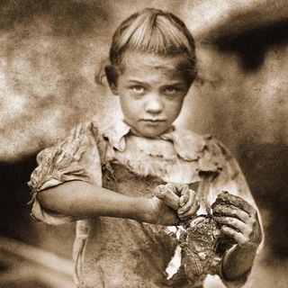 Infanzia rubata: gli scatti del fotografo americano Hine approdano in una mostra astigiana