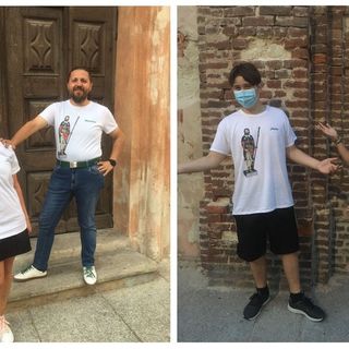 Alcuni organizzatori con le magliette realizzate per l'occasione