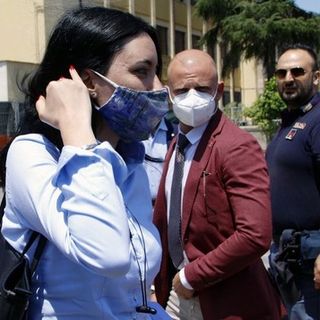 Il ministro dell'Istruzione, Lucia Azzolina, ritratta nel corso della sua recente visita a Torino