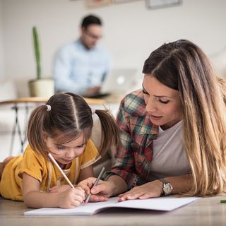 Un contributo mensile riconosciuto alle madri disoccupate o monoreddito, arriva un nuovo strumento di sostegno alla famiglia