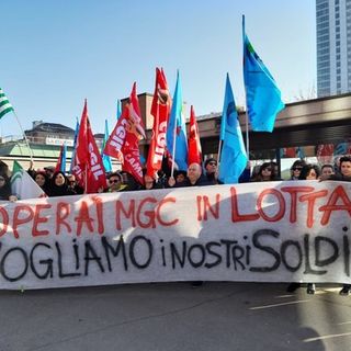 Presidio Manital davanti al Tribunale: &quot;Dateci i nostri stipendi&quot;