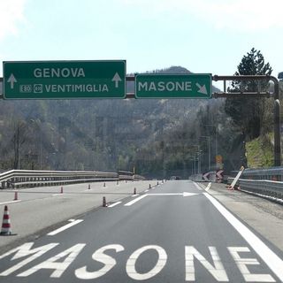 &quot;I pedaggi sul tratto alpino della Torino-Savona e nel tratto dell'Autostrada dei Fiori che da Genova scende verso Savona, siano gratuiti a luglio e agosto&quot;. Lo chiede l'Uncem