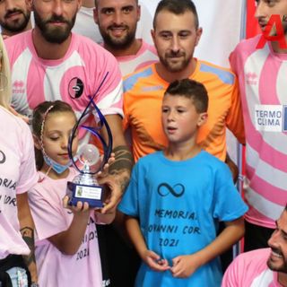 La piccola Rebecca Cori, premia i vincitori (MerfePhoto)