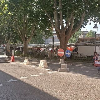 Il primo esame del mercato con la viabilità parzialmente modificata in piazza Alfieri è passato [FOTO E VIDEO]