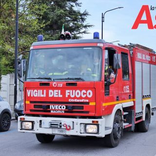 Incidente sul lavoro in corso Alessandria. Uomo incastrato tra alcuni bancali