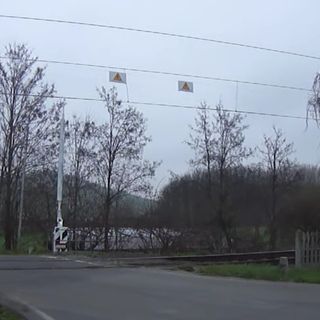 Il passaggio a livello di Mombaruzzo (archivio)