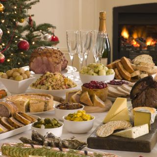 Natale con i tuoi… mangiando bene e senza rimorsi. È possibile? La prossima puntata di Backstage aiuterà nelle scelte