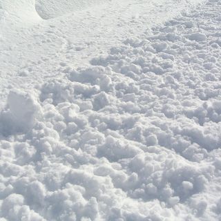 In arrivo questa sera, la neve anche sull'Astigiano. Per domani riprogrammati alcuni servizi ferroviari