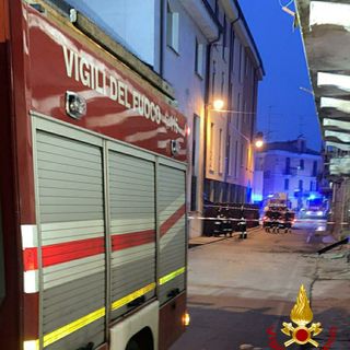 Crolla un'abitazione disabitata in pieno centro a Nizza Monferrato