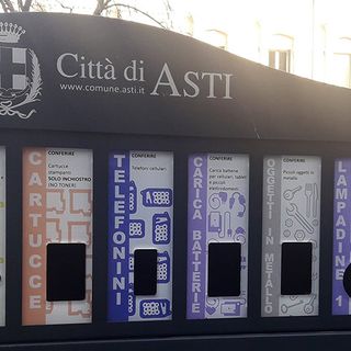 Dove butto il toner o la lampadina? Rinnovata ad Asti la concessione per i minipunti ecologici urbani