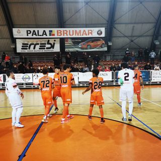 Calcio a cinque: spettacolare partita degli Orange di Asti (7-1) contro Mgm 2000