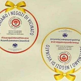 Commercianti astigiani non fatevi raccontare le &quot;palle di Natale&quot;: Asti Oltre sulle decalcomanie &quot;Sosteniamo i negozi di vicinato&quot;