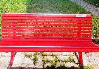 A Calosso una panchina rossa per Gioia Barbero