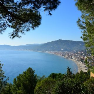 Alassio, la Città degli Innamorati, &quot;sboccia&quot; per San Valentino
