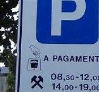 A Canelli parte dei parcheggi di via Giovanni XXIII, tornano in zona bianca