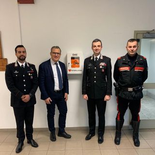 Donato un nuovo defibrillatore ai Carabinieri di Asti