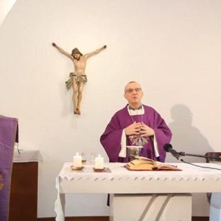 La messa domenicale del vescovo Marco Prastaro anche in diretta tv