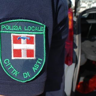 Accattonaggio molesto al Borgo, fermato dalla Polizia Municipale un nigeriano residente ad Asti