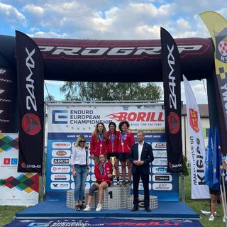 Anche Sabrina Lazzarino, del moto club Alfieri, è salita sul podio agli Europei di enduro