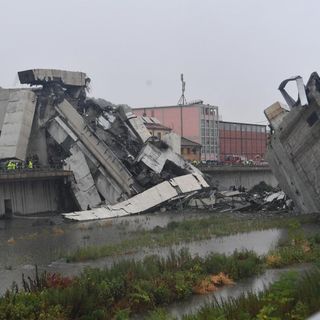 Bandiere a mezz’asta domani per le vittime del ponte Morandi