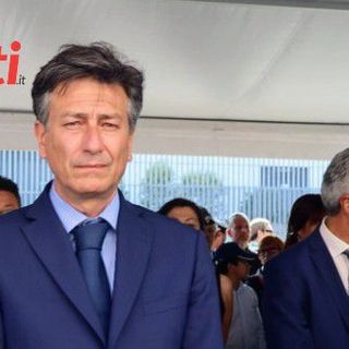 Il prefetto Claudio Ventrice ritratto (ph. Efrem Zanchettin) nel corso della cerimonia del 2 giugno 2022. Alle sua spalle il suo predecessore, Alfonso Terribile