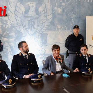 I tre nuovi dirigenti con il Questore Marina Di Donato: da sinistra Mirko Cordara, Dario Ricciardelli e Marco Barbaro