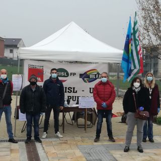 Ieri davanti al Massaia presidio dei sindacati per chiedere assunzioni rapide di personale sanitario