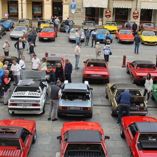 Raduno nazionale spider a San Damiano. 55 esemplari unici nel centro storico