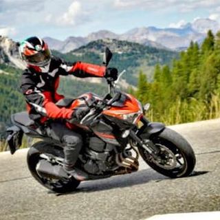Riccardo in sella alla sua moto