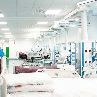 Non si arresta l'incremento di ricoveri Covid: si rafforza il rischio zona arancione