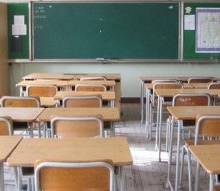 &quot;Stop alle classi pollaio e no distinzioni tra studenti vaccinati e non&quot;: le condizioni per la ripresa di Priorità alla Scuola