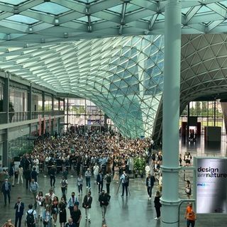 Il Salone del Mobile di Milano torna ed è subito folla: &quot;Coraggio, tenacia e investimenti