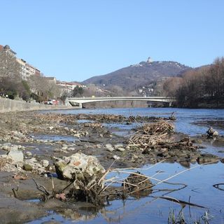 Siccità, Piemonte in ginocchio, ordinanze in 170 Comuni per risparmiare acqua: &quot;E pensiamo a quella dei laghi&quot; [VIDEO]