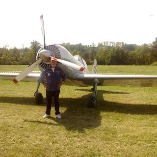 Carlo Satragni con il suo Tipsy Nipper (foto tratta dal profilo facebook)
