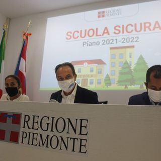 Scuola sicura tra vaccini, nuovi bus e tamponi gratis. Cirio: “Obiettivo lezioni in presenza” [VIDEO]