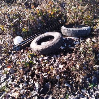 Non solo degrado ma una strada che sta cedendo, segnalata verso la vecchia cava FOTOGALLERY E VIDEO]