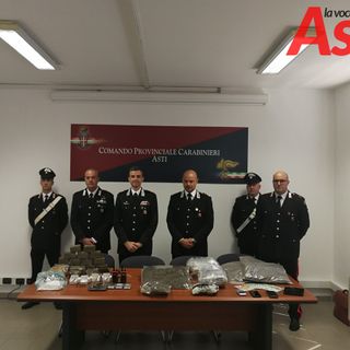 Sequestrati 25 chili di droga, proiettili e 40mila euro. I Carabinieri arrestano due persone