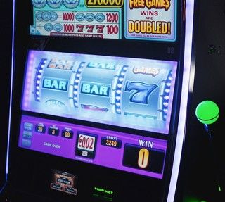 Gioco d'azzardo, le slot potrebbero tornare nei bar. Rossi-Sarno (Pd) e Grimaldi (Leu): &quot;Sarebbe gravissimo, riscriviamo la legge&quot;