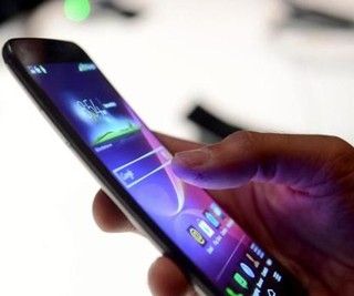 &quot;Schiavi&quot; del cellulare: il 52% degli studenti piemontesi non spegne mai il proprio smartphone (e tutti conoscono i pericoli)