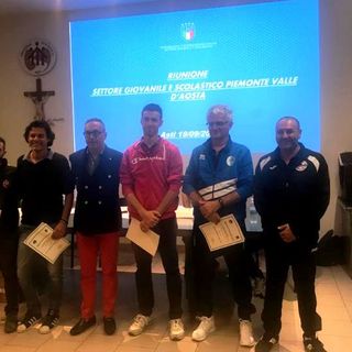 Il Delegato Walter Vercelli con le Società premiate per la Coppa Disciplina.
