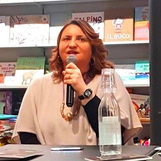 Ancora lettere sulla scuola. Renata Sorba: &quot;Un tempo andare a scuola era provare gioia ed entusiasmo per la novità. Ora ci ritroviamo ad indossare un 'cappotto di piombo'&quot;