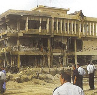 La palazzina distrutta dall'esplosione (foto tratta dal sito dell'Arrma dei Carabinieri)