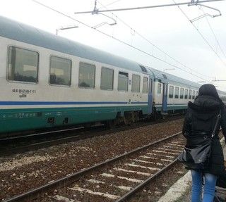 Rimborsi per Covid-19 su biglietti e abbonamenti dei treni, i pendolari: “Non sono ancora stati attivati, situazione abbastanza stucchevole”